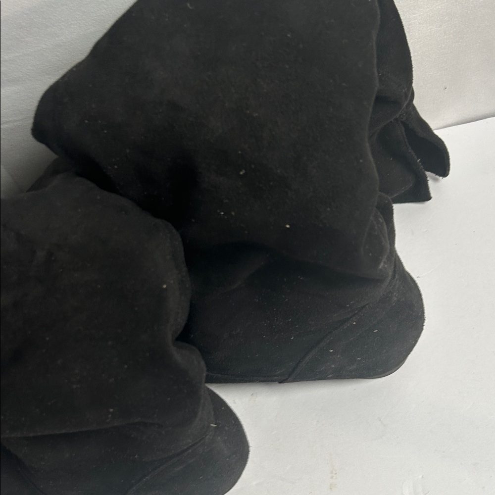 Elegant Black Over the Knee Boots In Size 8W - Picture 14 of 16
